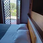 Casa Roverelle 招待所 Aci SantʼAntonio